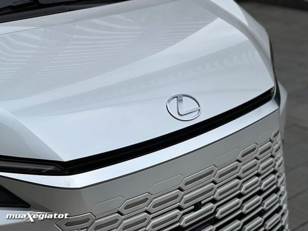 logo lexus lm500h 6 cho ngoi muaxegiatot 5 600x450 - Lexus LM 500h