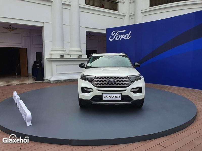 Mua xe Ford Explorer trả góp, Bán xe Ford Explorer 2022 giá rẻ