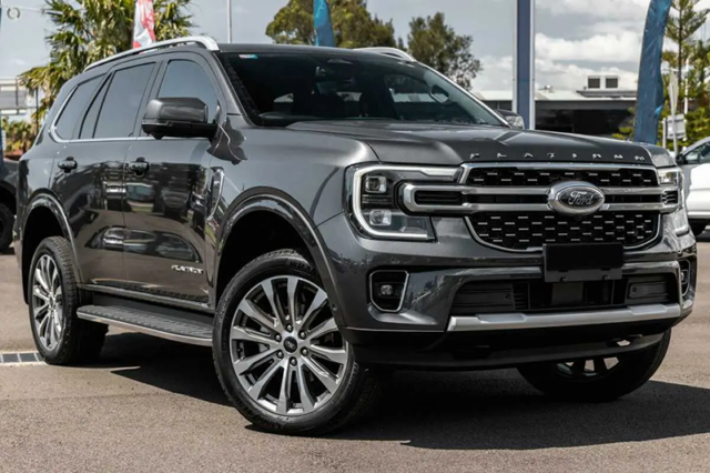 Ford Everest Platinum 2.0L 4x4 AT 2025: Giá xe lăn bánh khuyến mãi, Mua bán xe trả góp ford everest platinum 2 0l 4x4 at 1 Ford Everest Platinum 2.0L 4x4 AT 2025: Giá xe lăn bánh khuyến mãi, Mua bán xe trả góp