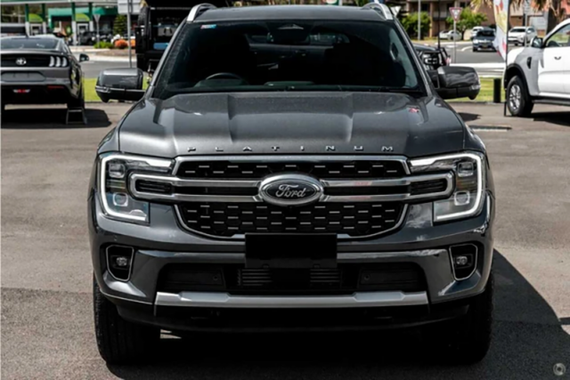 Ford Everest Platinum 2.0L 4x4 AT Ford Everest Platinum 2.0L 4x4 AT