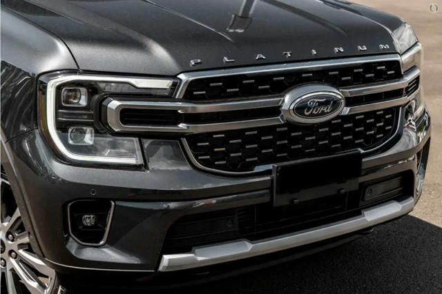 Ford Everest Platinum 2.0L 4x4 AT 2025: Giá xe lăn bánh khuyến mãi, Mua bán xe trả góp ford everest platinum 2 0l 4x4 at 3 Ford Everest Platinum 2.0L 4x4 AT 2025: Giá xe lăn bánh khuyến mãi, Mua bán xe trả góp