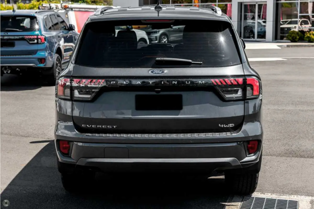 Ford Everest Platinum 2.0L 4x4 AT 2025: Giá xe lăn bánh khuyến mãi, Mua bán xe trả góp ford everest platinum 2 0l 4x4 at 6 Ford Everest Platinum 2.0L 4x4 AT 2025: Giá xe lăn bánh khuyến mãi, Mua bán xe trả góp