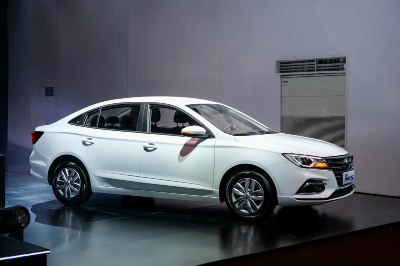 new mg5 1 5 mt 1 800x533 MG5 1.5 MT 2025: Giá xe lăn bánh khuyến mãi, Mua bán xe trả góp