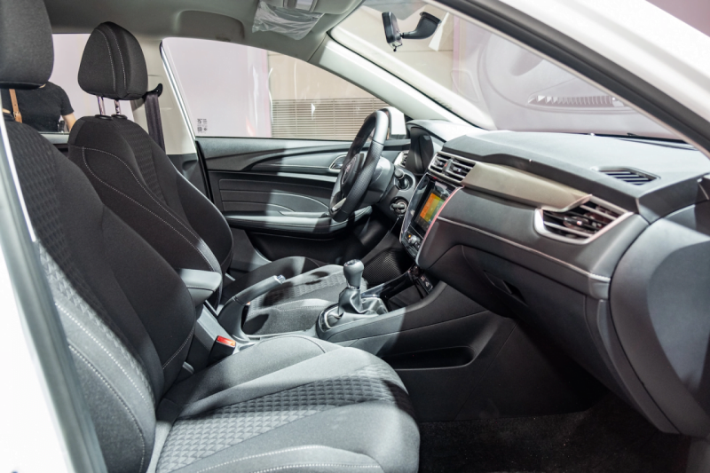 new mg5 1 5 mt 10 800x533 MG5 1.5 MT 2025: Giá xe lăn bánh khuyến mãi, Mua bán xe trả góp