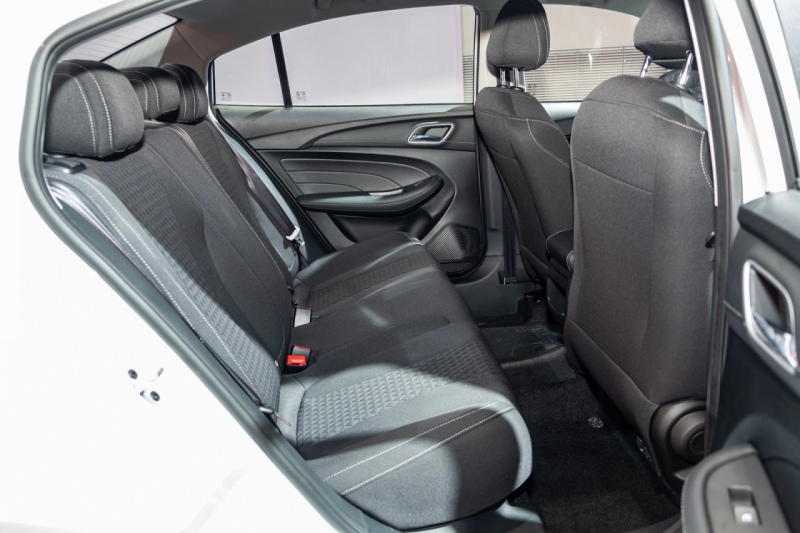 new mg5 1 5 mt 11 800x533 MG5 1.5 MT 2025: Giá xe lăn bánh khuyến mãi, Mua bán xe trả góp