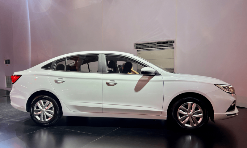 new mg5 1 5 mt 3 800x480 MG5 1.5 MT 2025: Giá xe lăn bánh khuyến mãi, Mua bán xe trả góp