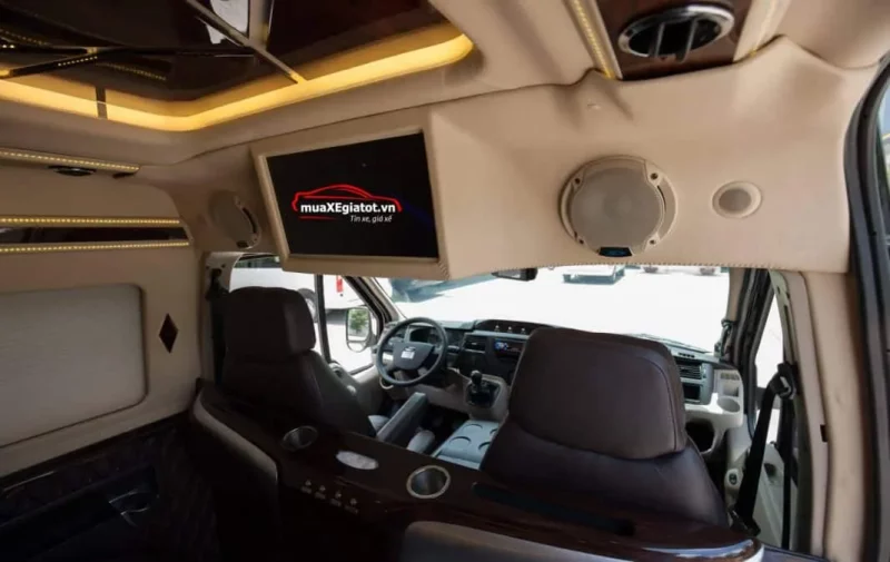 ford transit limousine 2024 thong so va gia ban moi nhat 6 800x505 Ford Transit Limousine 2025: thông số và giá bán mới nhất