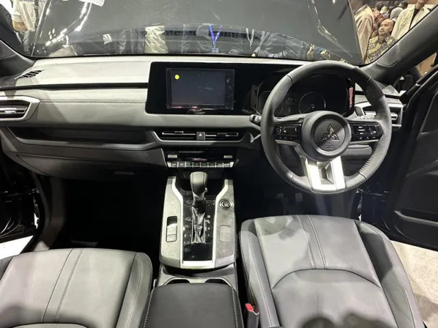 mitsubishi xforce 2024 gia xe lan banh khuyen mai mua ban xe tra gop 4 Mitsubishi XForce 2025: Giá xe lăn bánh khuyến mãi, Mua bán xe trả góp