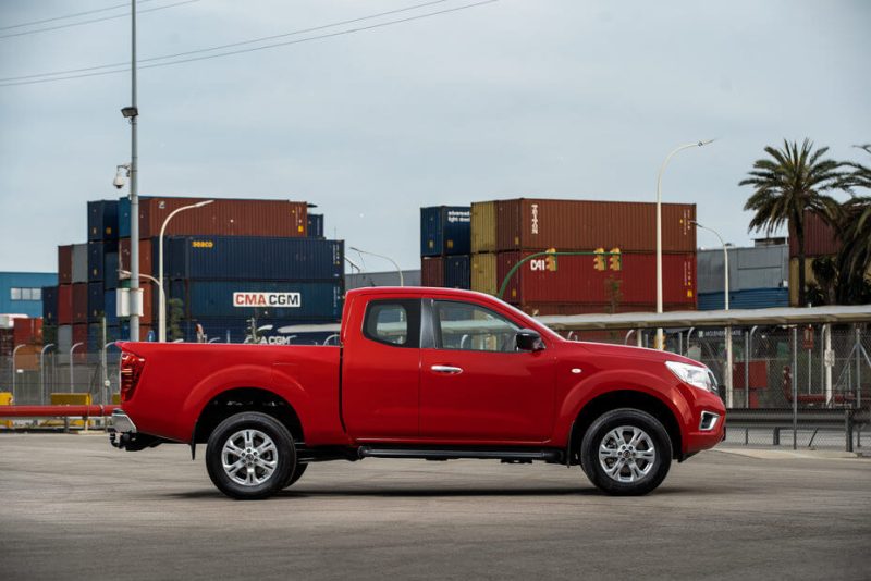 Nissan Navara 2025: Giá xe lăn bánh khuyến mãi, Mua bán xe trả góp nissan navara 2024 gia xe lan banh khuyen mai mua ban xe tra gop 3 800x534 Nissan Navara 2025: Giá xe lăn bánh khuyến mãi, Mua bán xe trả góp