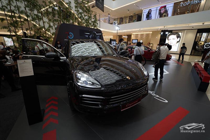 Porsche Cayenne 2025: Giá xe lăn bánh khuyến mãi, Mua bán xe trả góp porsche cayenne 2024 gia xe lan banh khuyen mai mua ban xe tra gop 1 Porsche Cayenne 2025: Giá xe lăn bánh khuyến mãi, Mua bán xe trả góp