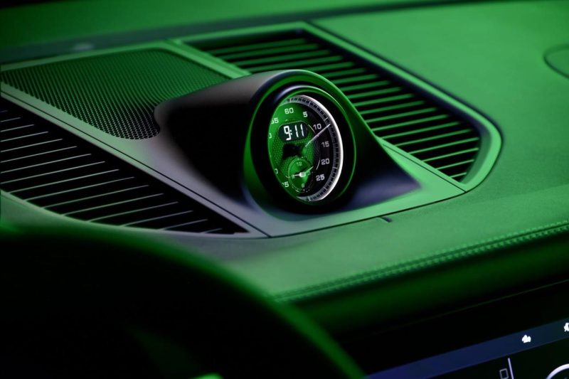 porsche macan 2024 gia xe lan banh khuyen mai mua ban xe tra gop 7 800x533 Porsche Macan 2025: Giá xe lăn bánh khuyến mãi, Mua bán xe trả góp