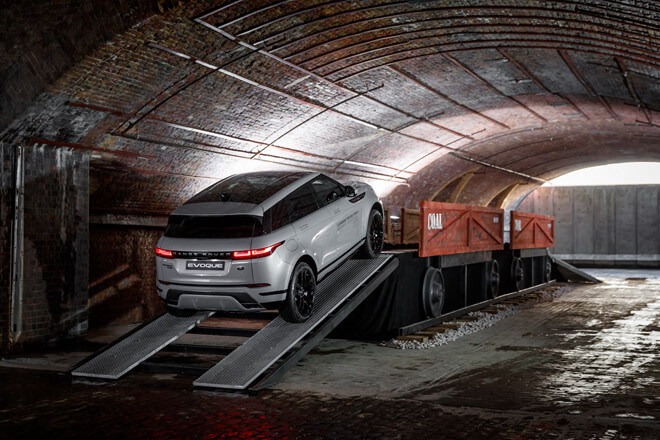 Range Rover Evoque 2025: Giá xe lăn bánh khuyến mãi, Mua bán xe trả góp range rover evoque 2024 gia xe lan banh khuyen mai mua ban xe tra gop 3 Range Rover Evoque 2025: Giá xe lăn bánh khuyến mãi, Mua bán xe trả góp