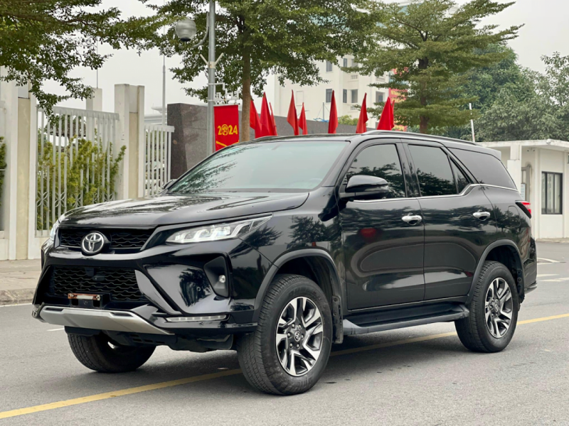 Toyota Fortuner 2025: Giá xe lăn bánh khuyến mãi, Mua bán xe trả góp toyota fortuner 2024 gia xe lan banh khuyen mai mua ban xe tra gop 1 800x600 Toyota Fortuner 2025: Giá xe lăn bánh khuyến mãi, Mua bán xe trả góp