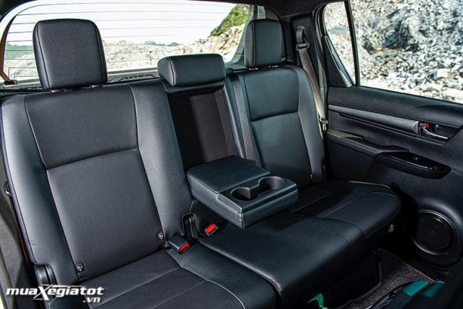 Toyota Hilux 2025: Giá xe lăn bánh khuyến mãi, Mua bán xe trả góp toyota hilux 2024 gia xe lan banh khuyen mai mua ban xe tra gop 6 Toyota Hilux 2025: Giá xe lăn bánh khuyến mãi, Mua bán xe trả góp