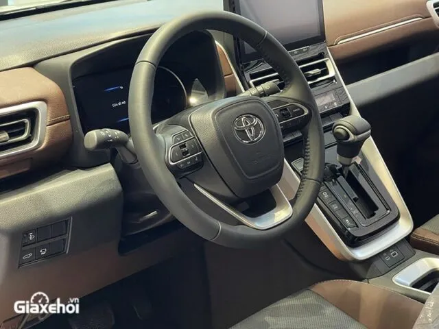 toyota innova cross 2024 gia xe lan banh khuyen mai mua ban xe tra gop 9 Toyota Innova Cross 2025: Giá xe lăn bánh khuyến mãi, Mua bán xe trả góp