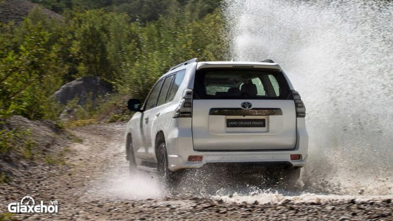 toyota land cruiser prado vx 3 800x450 Đánh giá xe Toyota Land Cruiser Prado 2023: cải tiến sức mạnh động cơ và bổ sung hệ thống an toàn mới