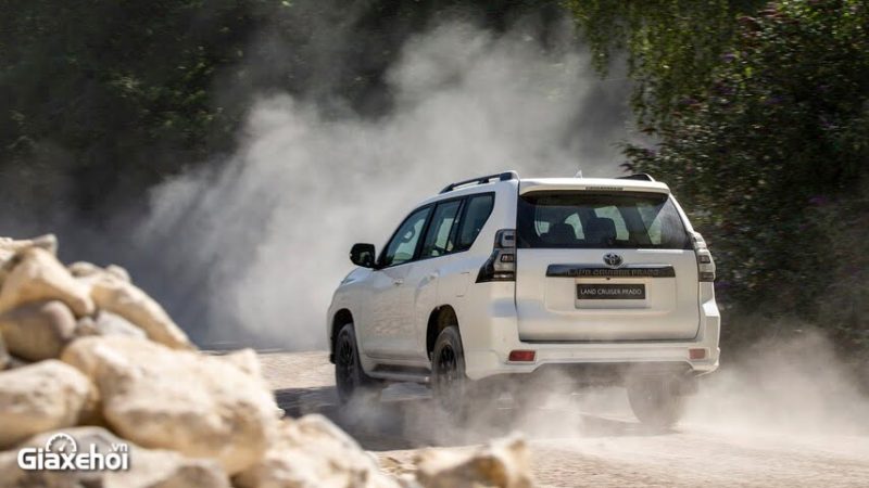 toyota land cruiser prado vx 5 800x450 Đánh giá xe Toyota Land Cruiser Prado 2023: cải tiến sức mạnh động cơ và bổ sung hệ thống an toàn mới