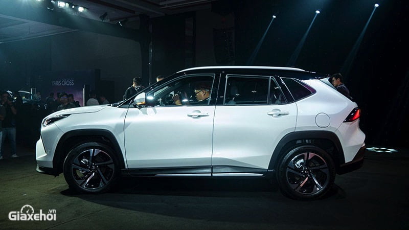 Toyota Yaris Cross 2025: Giá xe lăn bánh khuyến mãi, Mua bán xe trả góp toyota yaris cross 2024 gia xe lan banh khuyen mai mua ban xe tra gop 3 Toyota Yaris Cross 2025: Giá xe lăn bánh khuyến mãi, Mua bán xe trả góp