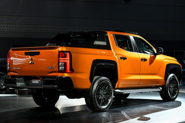 Mitsubishi Triton 2025: Giá xe lăn bánh khuyến mãi, Mua bán xe trả góp mitsubishi triton 2024 gia xe lan banh khuyen mai mua ban xe tra gop 3 Mitsubishi Triton 2025: Giá xe lăn bánh khuyến mãi, Mua bán xe trả góp