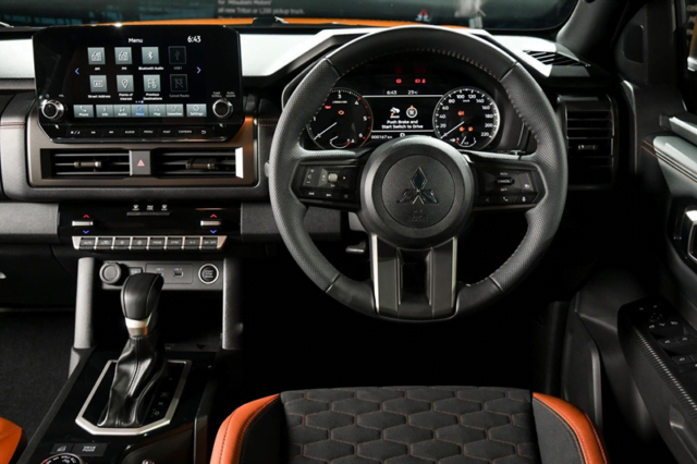 Mitsubishi Triton 2025: Giá xe lăn bánh khuyến mãi, Mua bán xe trả góp mitsubishi triton 2024 gia xe lan banh khuyen mai mua ban xe tra gop 5 Mitsubishi Triton 2025: Giá xe lăn bánh khuyến mãi, Mua bán xe trả góp