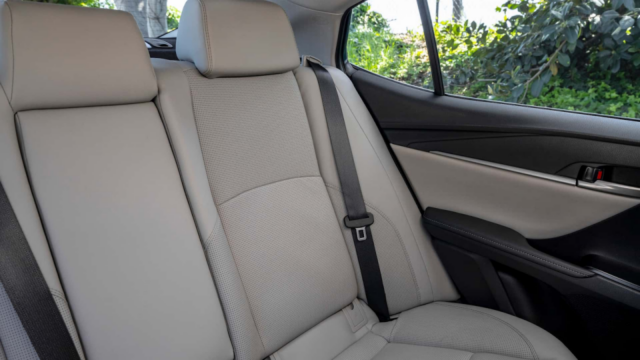 Toyota Camry 2025: Giá xe lăn bánh khuyến mãi, Mua bán xe trả góp toyota camry 2025 gia xe lan banh khuyen mai mua ban xe tra gop 10 Toyota Camry 2025: Giá xe lăn bánh khuyến mãi, Mua bán xe trả góp