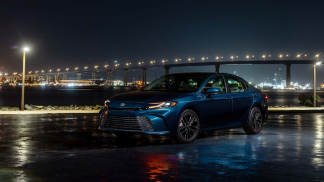 Toyota Camry 2025: Giá xe lăn bánh khuyến mãi, Mua bán xe trả góp toyota camry 2025 gia xe lan banh khuyen mai mua ban xe tra gop 13 Toyota Camry 2025: Giá xe lăn bánh khuyến mãi, Mua bán xe trả góp