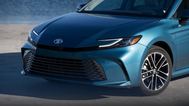 Toyota Camry 2025: Giá xe lăn bánh khuyến mãi, Mua bán xe trả góp toyota camry 2025 gia xe lan banh khuyen mai mua ban xe tra gop 2 Toyota Camry 2025: Giá xe lăn bánh khuyến mãi, Mua bán xe trả góp