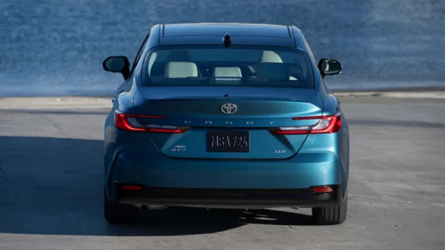 Toyota Camry 2025: Giá xe lăn bánh khuyến mãi, Mua bán xe trả góp toyota camry 2025 gia xe lan banh khuyen mai mua ban xe tra gop 4 Toyota Camry 2025: Giá xe lăn bánh khuyến mãi, Mua bán xe trả góp