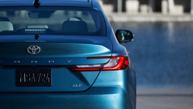 Toyota Camry 2025: Giá xe lăn bánh khuyến mãi, Mua bán xe trả góp toyota camry 2025 gia xe lan banh khuyen mai mua ban xe tra gop 5 Toyota Camry 2025: Giá xe lăn bánh khuyến mãi, Mua bán xe trả góp