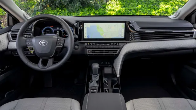 Toyota Camry 2025: Giá xe lăn bánh khuyến mãi, Mua bán xe trả góp toyota camry 2025 gia xe lan banh khuyen mai mua ban xe tra gop 6 Toyota Camry 2025: Giá xe lăn bánh khuyến mãi, Mua bán xe trả góp