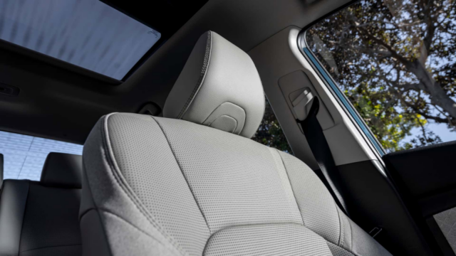 Toyota Camry 2025: Giá xe lăn bánh khuyến mãi, Mua bán xe trả góp toyota camry 2025 gia xe lan banh khuyen mai mua ban xe tra gop 9 Toyota Camry 2025: Giá xe lăn bánh khuyến mãi, Mua bán xe trả góp