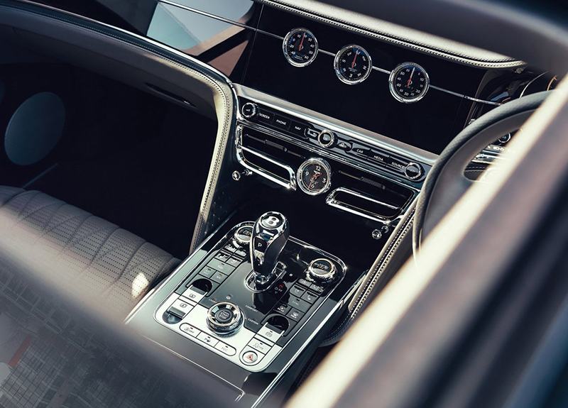 Bentley Flying Spur V8 2025: Giá lăn bánh khuyến mãi, Đánh giá xe, Thông số kỹ thuật bentley flying spur v8 2025 gia lan banh khuyen mai danh gia xe thong so ky thuat 8 Bentley Flying Spur V8 2025: Giá lăn bánh khuyến mãi, Đánh giá xe, Thông số kỹ thuật