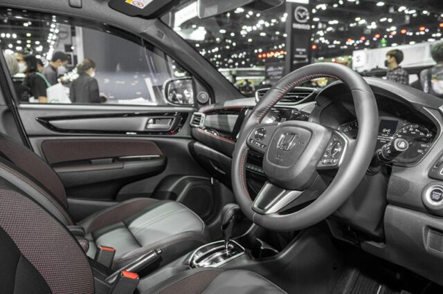 Đánh giá xe Honda WR-V 2025: Khi nào bán tại Việt Nam? danh gia xe honda wr v 2025 khi nao ban tai viet nam Đánh giá xe Honda WR-V 2025: Khi nào bán tại Việt Nam?