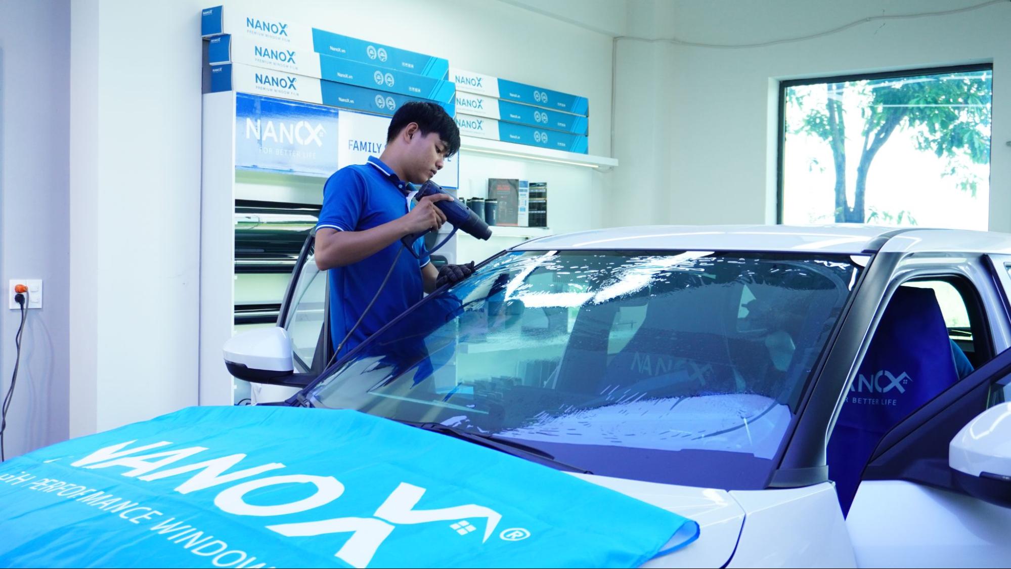 Lợi ích vượt trội của việc dán phim cách nhiệt kính lái ô tô image1 Lợi ích vượt trội của việc dán phim cách nhiệt kính lái ô tô