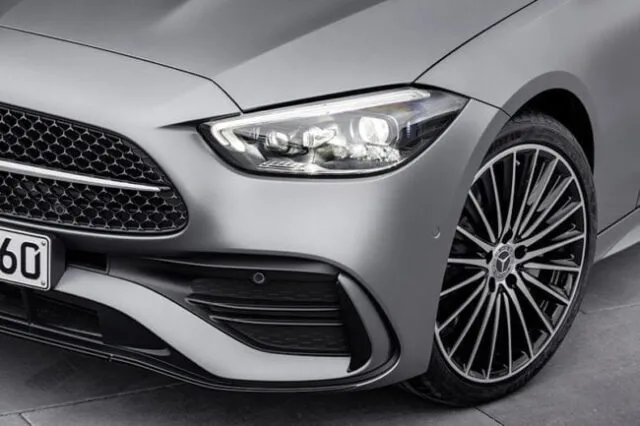 Mercedes C-Class 2025: Giá bán mới nhất, Đánh giá thông số kỹ thuật mercedes c class 2025 gia ban moi nhat danh gia thong so ky thuat 2 Mercedes C-Class 2025: Giá bán mới nhất, Đánh giá thông số kỹ thuật